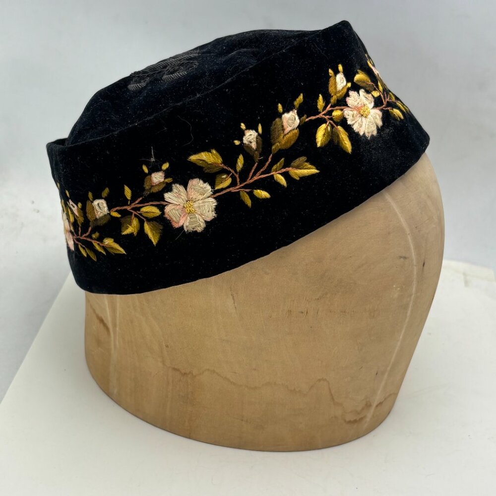 Antique Victorian Men's Hand Made Embroidered Smoking Cap - Picture 13 of 16